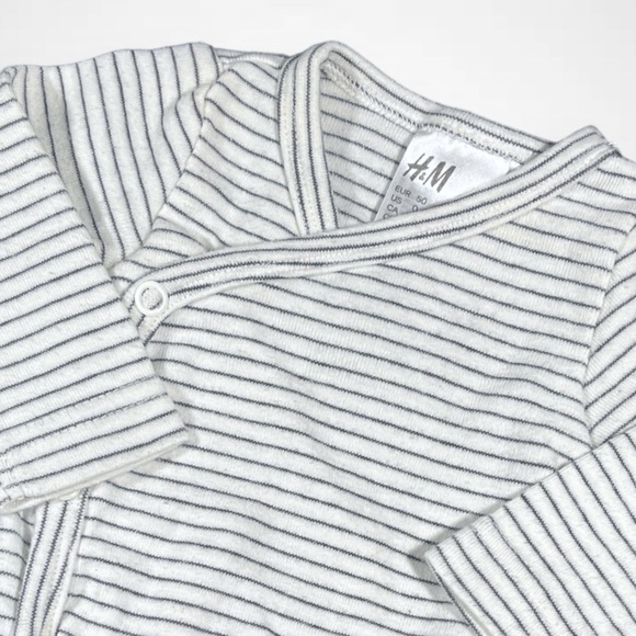 4/$20 H&M black Stripes Onesie - Picture 2 of 4